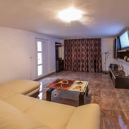 Casa De Vacanta Jeny Novaci-Straini Ngoại thất bức ảnh