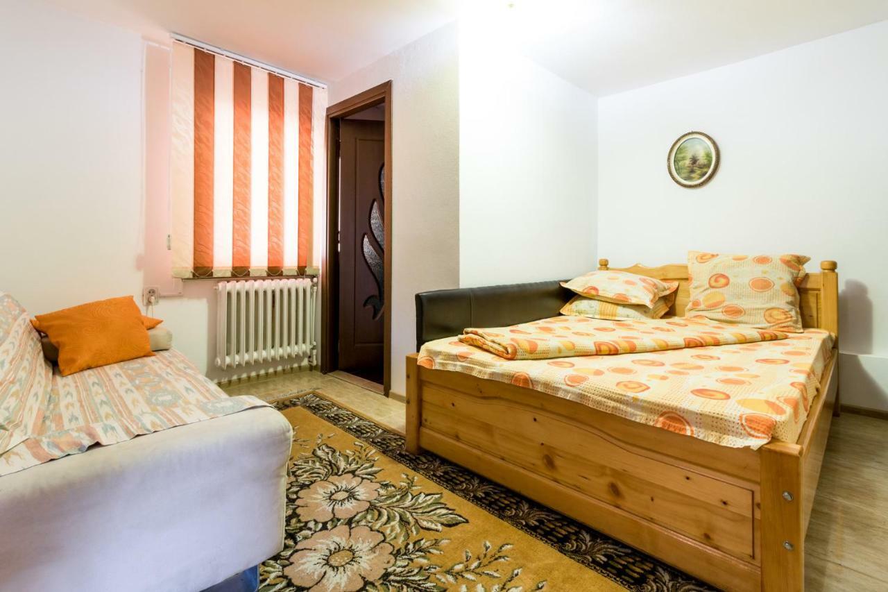 Casa De Vacanta Jeny Novaci-Straini Ngoại thất bức ảnh