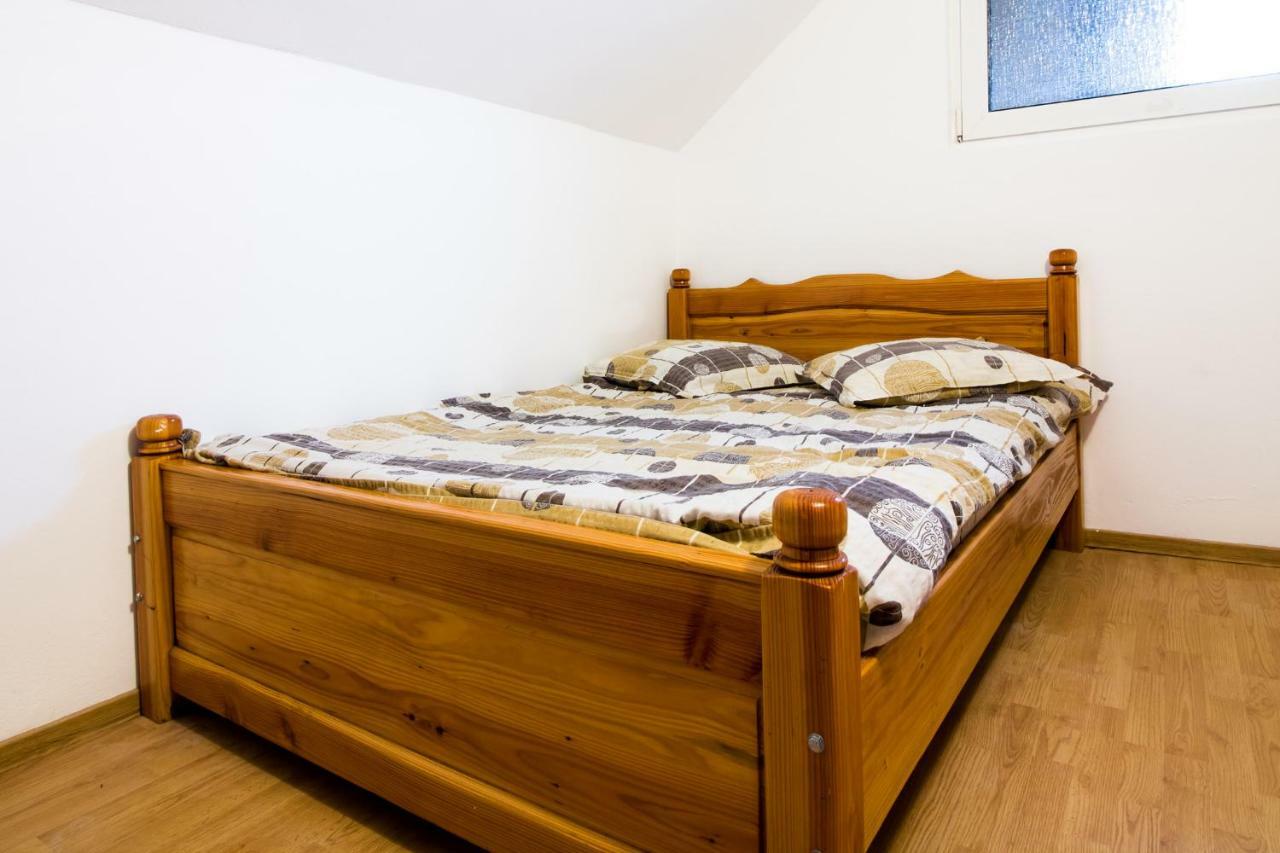 Casa De Vacanta Jeny Novaci-Straini Ngoại thất bức ảnh