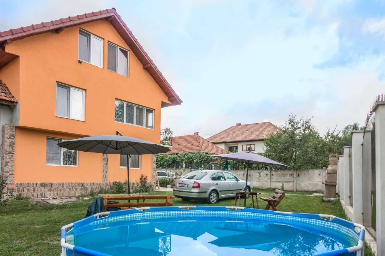 Casa De Vacanta Jeny Novaci-Straini Ngoại thất bức ảnh