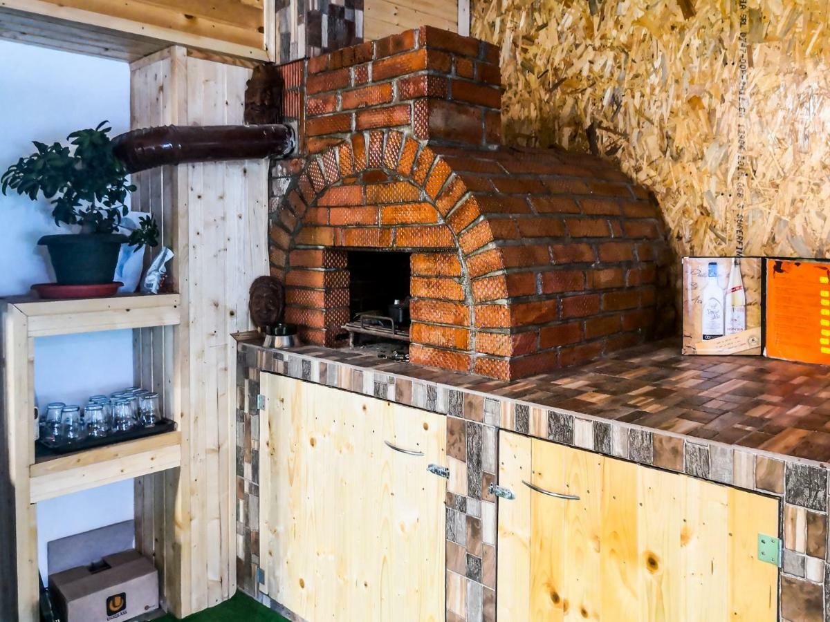 Casa De Vacanta Jeny Novaci-Straini Ngoại thất bức ảnh