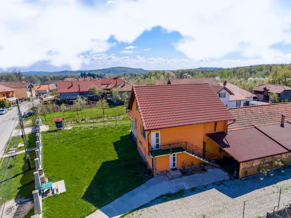 Casa De Vacanta Jeny Novaci-Straini Ngoại thất bức ảnh